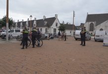 Twee aanhoudingen bij demonstratie prikbus Andreasplein