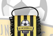 Steen door ruit supportersbus Rijnsburgse Boys