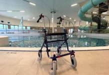 Leen een zwembadrollator