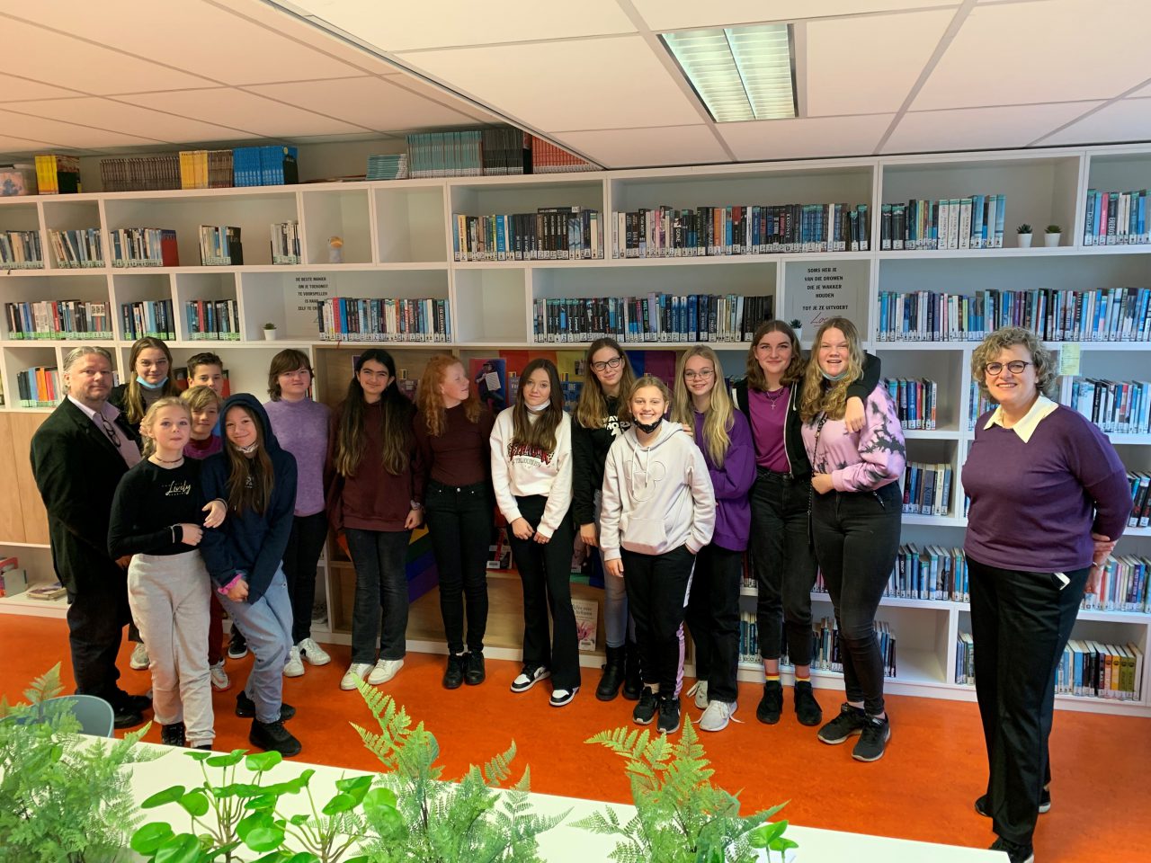 Paarse Vrijdag op Visser ‘t Hooft Lyceum - RTV Katwijk