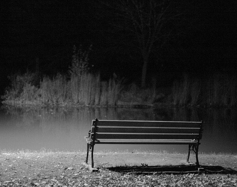 760px-Lonely_bench