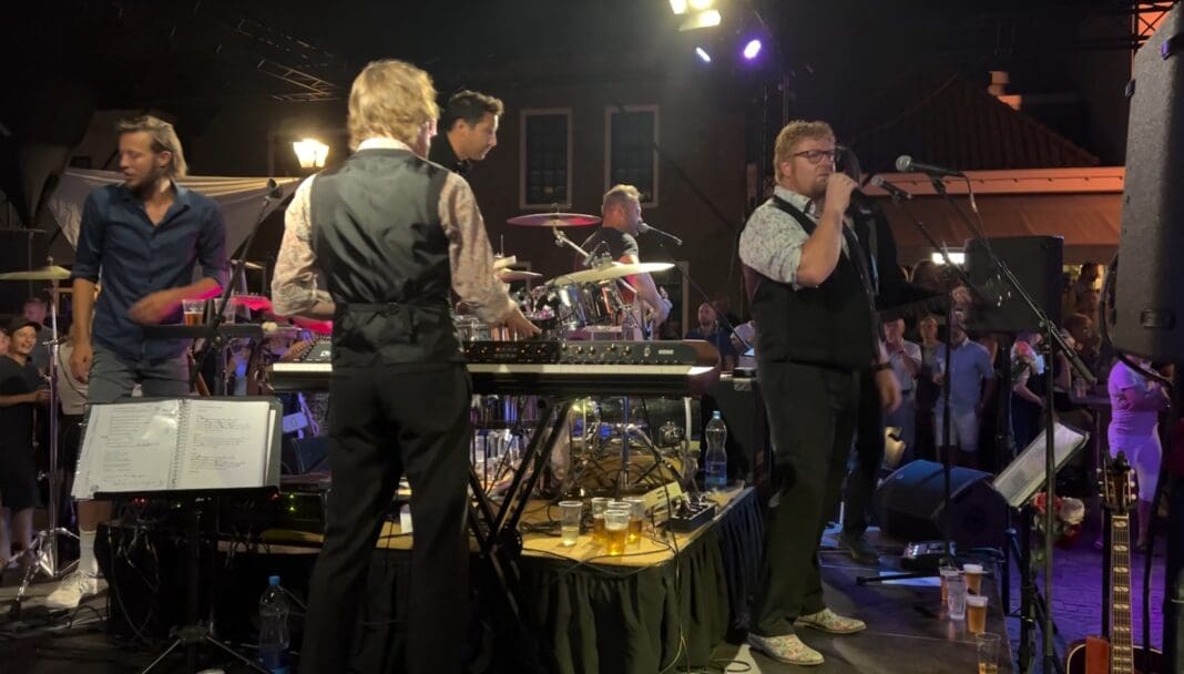 feest katwijk binnen