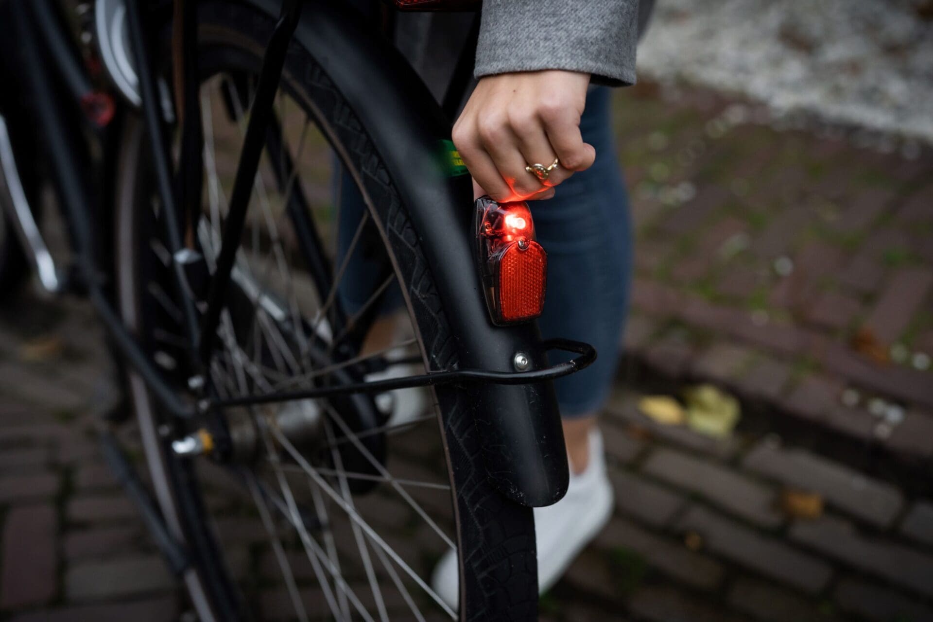 Fietsverlichting-aanzetten