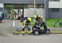 Brandlucht door smeulende accu