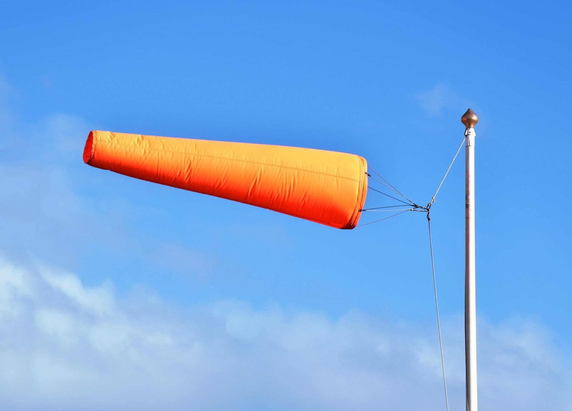 Horizontal wind sock