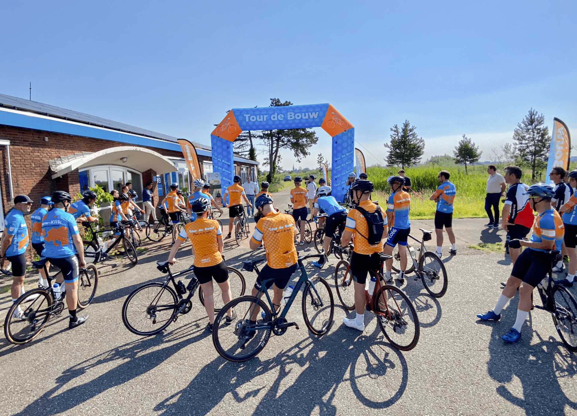 tourdebouw-2024-start-vliegveldvalkenburg-01