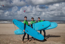 Leer surfen en steun Projecto Zoe in Brazilië