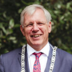 RTV Katwijk zendt afscheidsvergadering burgemeester Visser uit