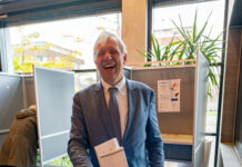 Burgemeester Visser brengt laatste stem uit als burgemeester