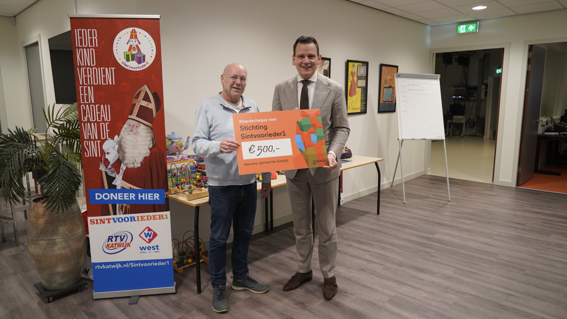 Donatie van gemeentebestuur voor Sintvoorieder1