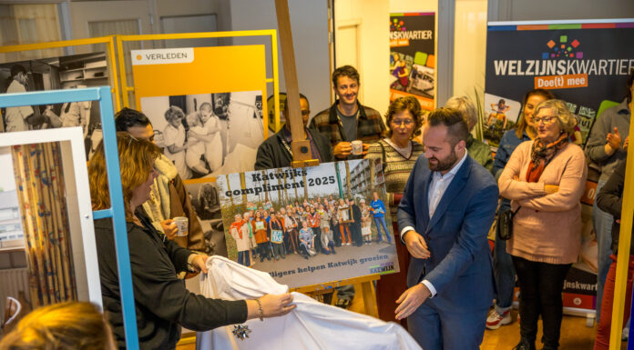 Symbolische uitreiking Katwijks Compliment aan 40 vrijwilligers