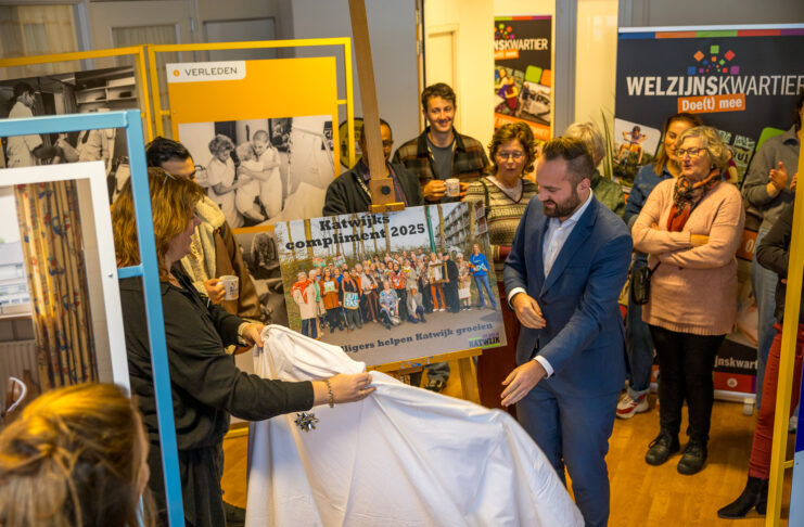 Symbolische uitreiking Katwijks Compliment aan 40 vrijwilligers