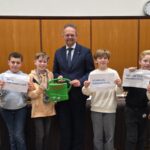 Kinderraad verloot vijf cheques voor schooltuinen