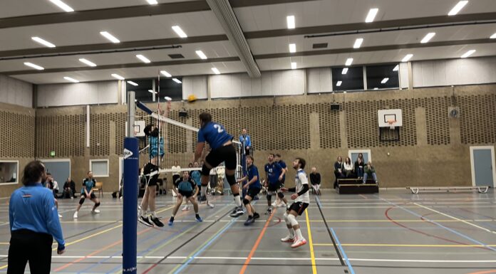 RVV sluit volleybaljaar af met 3-2 zege op DIOS