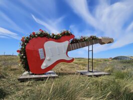 Haringrockgitaar ook dit jaar te zien op Katwijkse boulevard