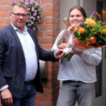 Maud van Duijn 5000e lid van Oranjevereniging Katwijk aan den Rijn