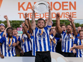 Quick Boys opnieuw kampioen, feest in Katwijk (foto’s) Kozakken Boys v Quick Boys - Tweede Divisie Competitie