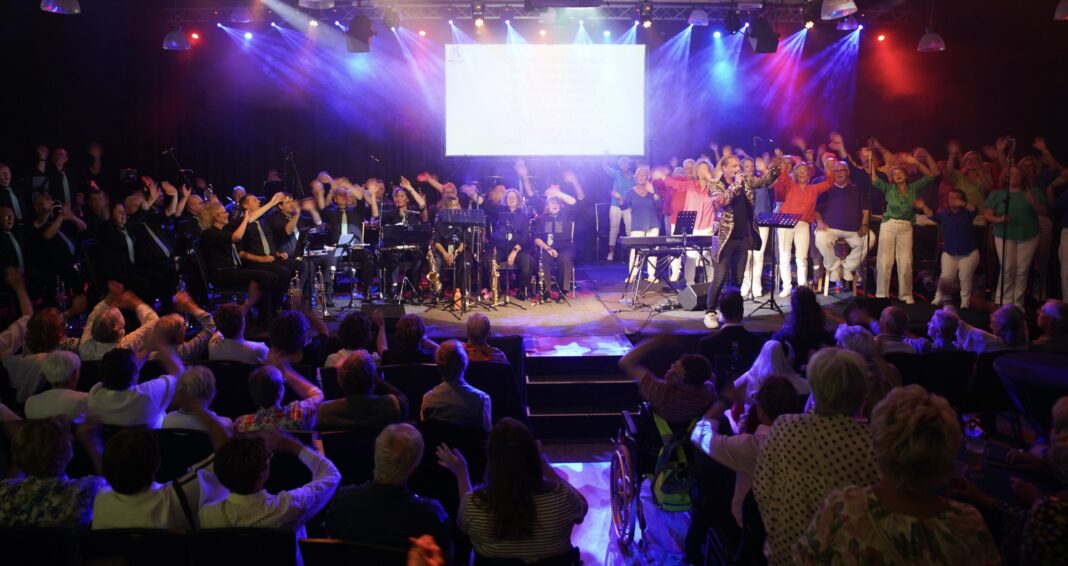 061526singalongDVSKatwijk