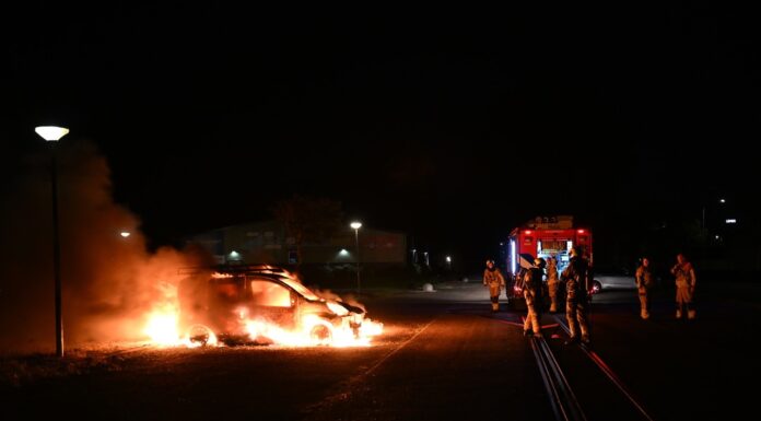 Twee voertuigen uitgebrand in Valkenburg