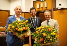 Erepenning voor Jacco Knape bij afscheid: ‘Blijf luisteren naar de inwoners’