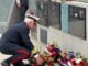 D-Day herdenkingsplaquette in Normandië dankzij stichting