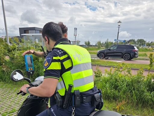 Politiecontrole levert bijna 20 bekeuringen op