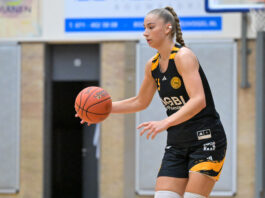 Lotte van Kruistum en Ilse Kuijt winnen brons op WK 3×3-basketbal