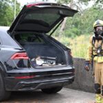 Brandweer druk met brand in accu van elektrische auto in Valkenburg