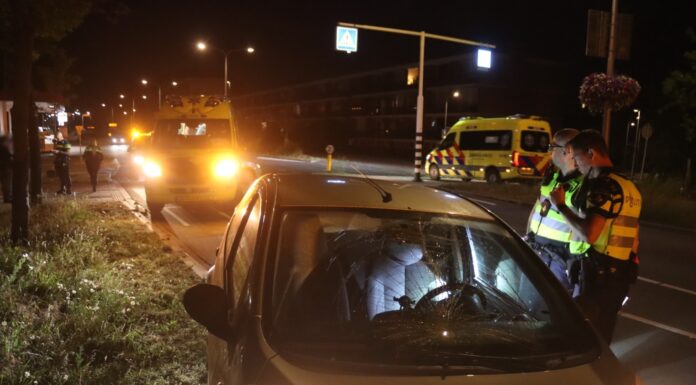 Voetganger geschept door bezorgauto op Kon. Julianalaan
