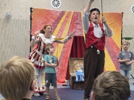 Circustheater voor kinderen azc Katwijk