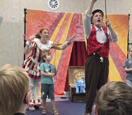 Circustheater voor kinderen azc Katwijk