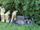 Auto met moeder en kind belandt in water langs Westerbaan Katwijk