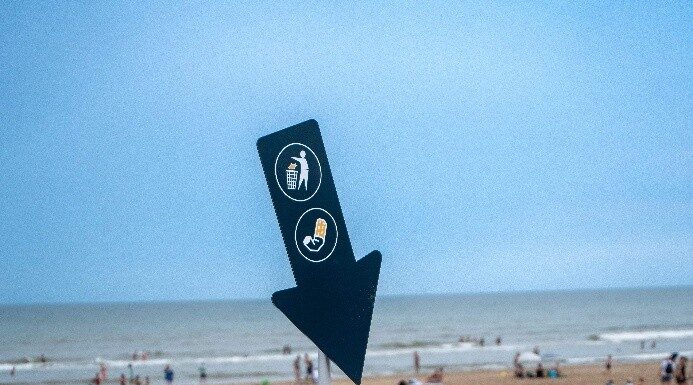 Katwijk test als eerste nieuwe campagne tegen peuken op strand