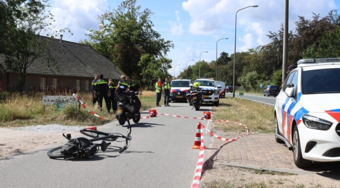 Fietser ernstig gewond bij botsing met scooter