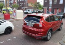 Bestuurder vlucht na aanrijding in Rijnsburg