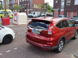 Bestuurder vlucht na aanrijding in Rijnsburg