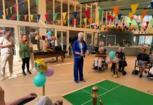 Ronde Tafel 115 Katwijk-Noordwijk schenkt koersbalmat