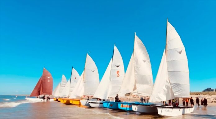 Katwijk verliest catamaranrace met oldtimers nipt van Noordwijk
