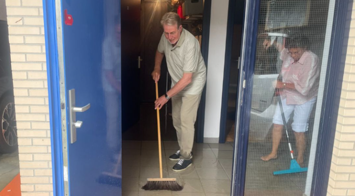 Regen zorgt voor schade: appartementencomplex onder water en supermarkt dicht