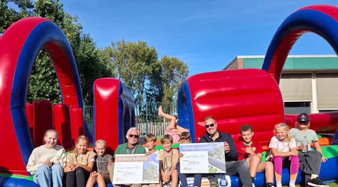 Kinderraad zorgt voor springkussen in Katwijk Noord