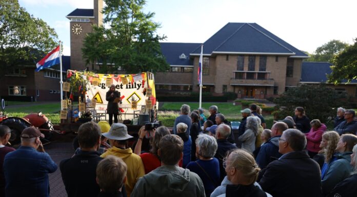 Protest tegen komst Eli Lilly voor gemeentehuis