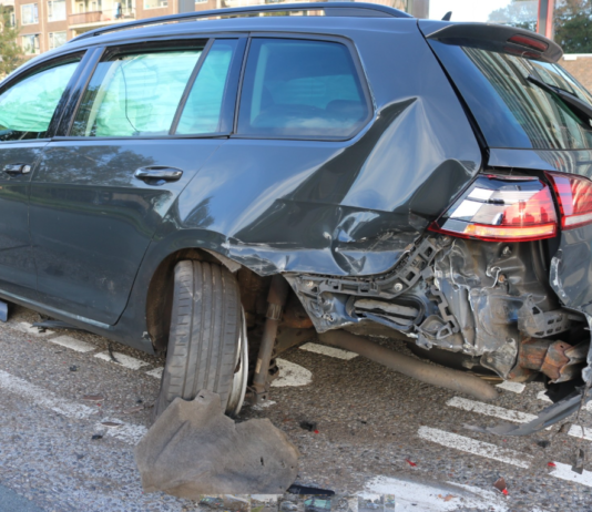 Taxi total loss na botsing