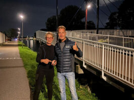 Duikers vinden dierbaar horloge terug na fietsongeluk in Rijnsburg