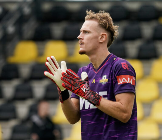 Rijnsburgse Boys-doelman Tobias van der Kleij blijft positief ondanks wisselvallige resultaten Rijnsburgse Boys v Quick Boys - Tweede Divisie Competitie